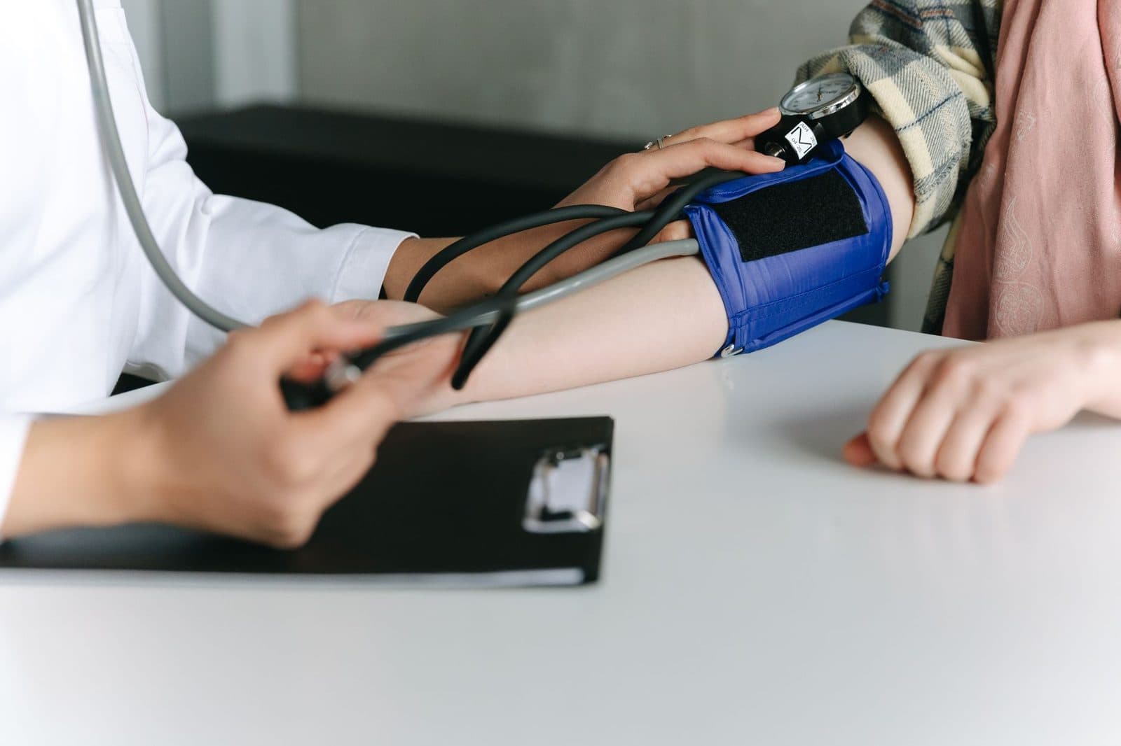 5 Warning Signs of High Blood Pressure You Shouldn't Ignore